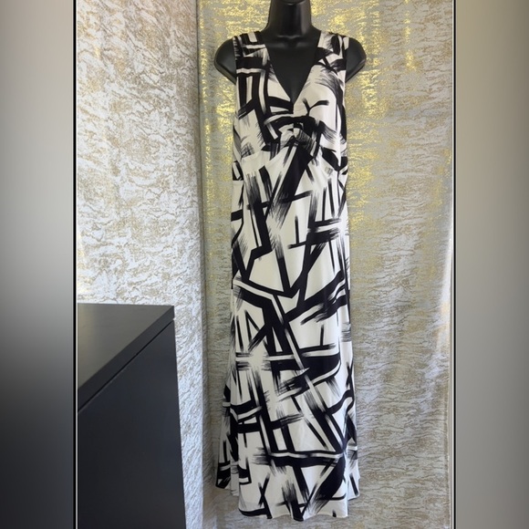 Windsmoor Women’s White/Black Abstract 100% Silk Print Maxi Dress - Picture 3 of 17